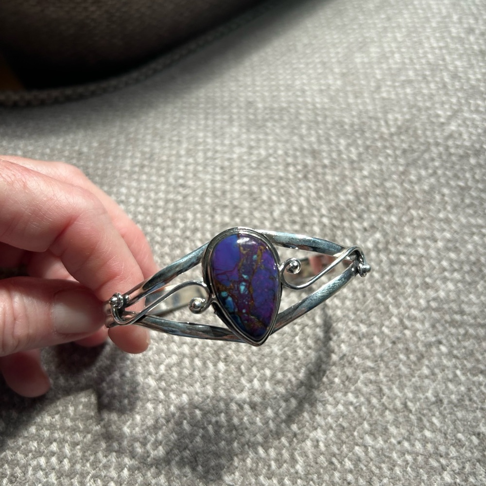 New! Purple Heart Stone Silver Bracelet with Intricate Design- new!